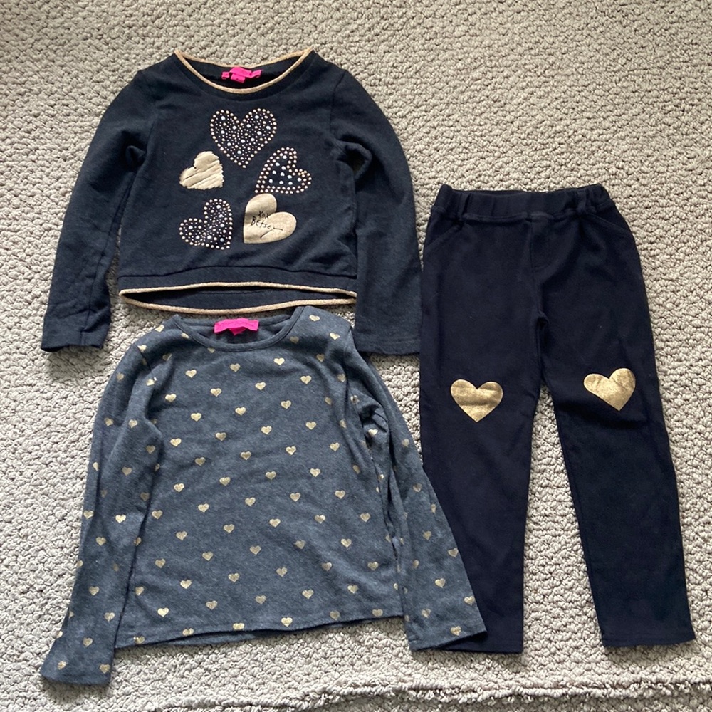 NWOT Betsey Johnson 3 Piece Matching Set (2 Tops, 1 Pant) with Gold Hearts